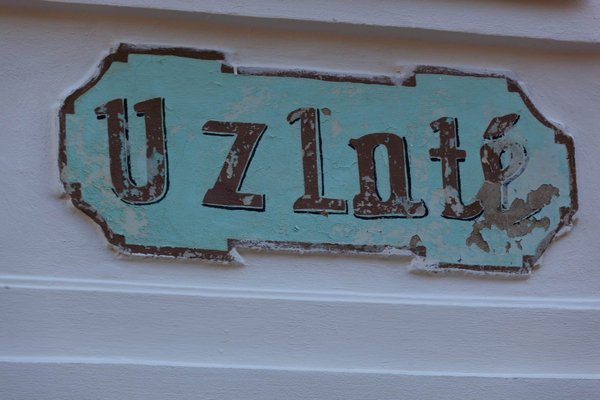 Quels sont les éléments de l'architecture gothique présents dans les bâtiments modernes ?